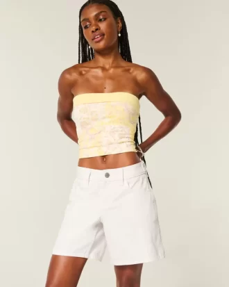 Białe, regulowane, luźne szorty typu jort z niskim stanem