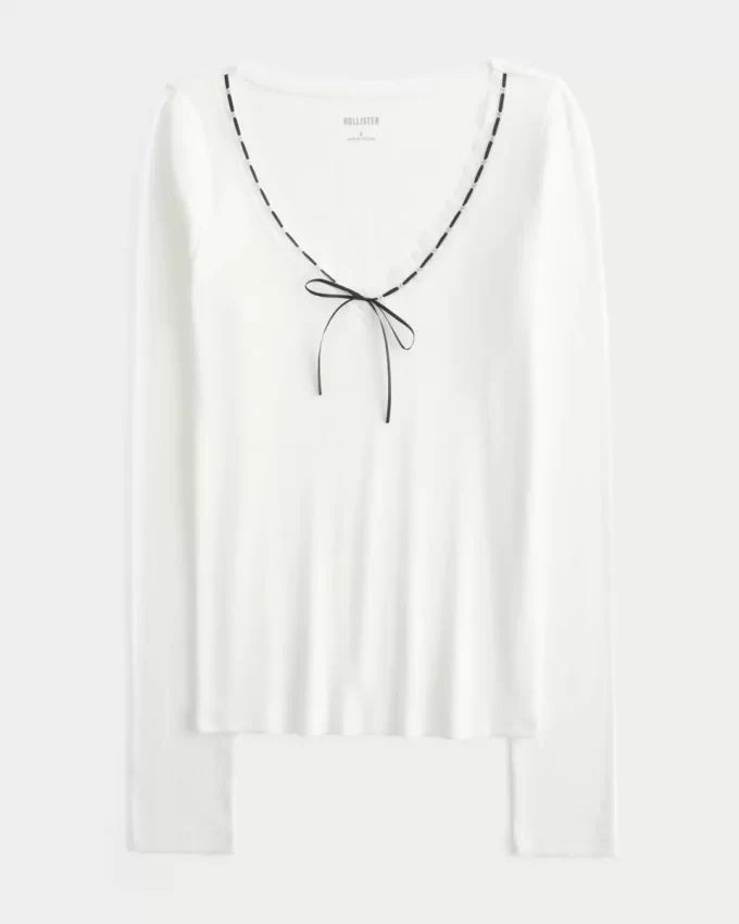 Bluzka z długim rękawem i koronkowym wykończeniem