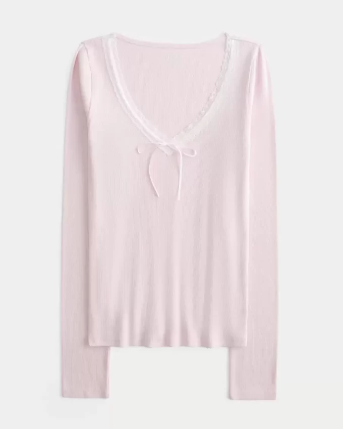 Bluzka z długim rękawem i koronkowym wykończeniem Bluzka z długim rękawem i koronkowym wykończeniem