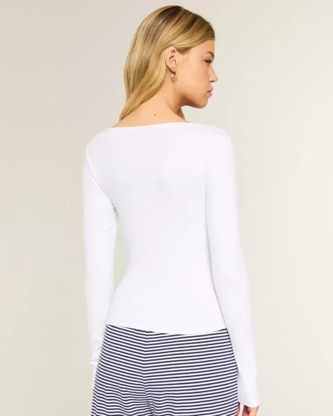 Bluzka z długim rękawem i kwadratowym dekoltem Bluzka z długim rękawem i kwadratowym dekoltem