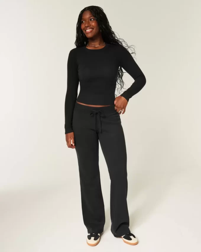 Bluzka z długim rękawem i okrągłym dekoltem Bluzka z długim rękawem i okrągłym dekoltem