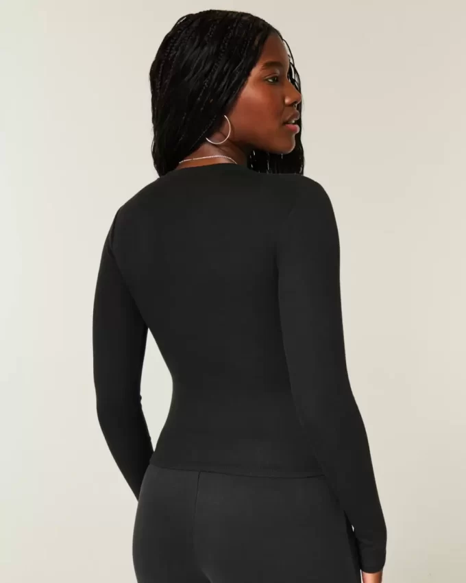 Bluzka z długim rękawem i okrągłym dekoltem Bluzka z długim rękawem i okrągłym dekoltem