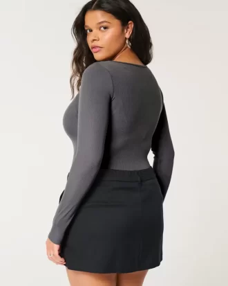 Body z prążkowanej, bezszwowej tkaniny z kwadratowym dekoltem