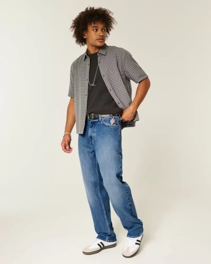 Ciemnoróżowe, graficzne, luźne jeansy Ciemnoróżowe, graficzne, luźne jeansy