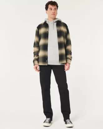 Czarne, nieblaknące, dopasowane, proste dżinsy