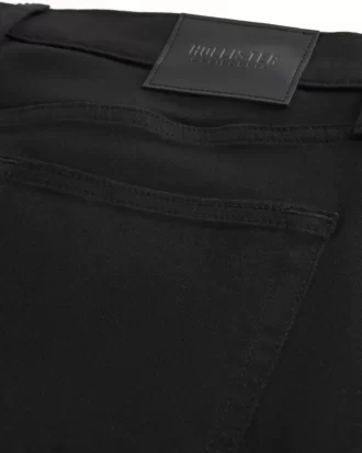 Czarne, nieblaknące, sportowe, obcisłe jeansy