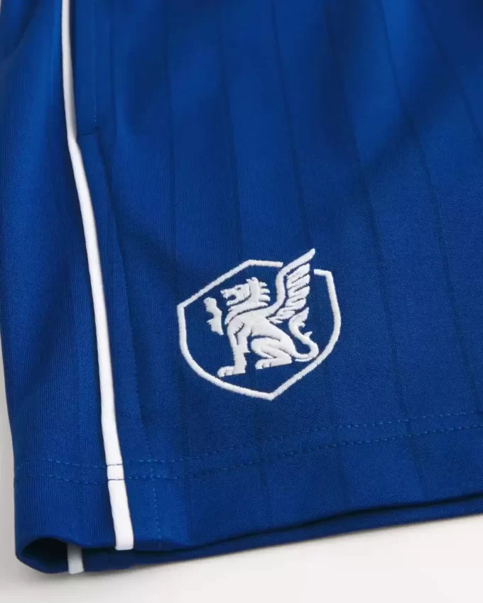 Dzianinowe spodenki piłkarskie z logo do połowy uda