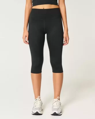 Gilly Hicks Active Recharge Capri Pants