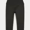 Gilly Hicks Active Recharge Capri Pants Gilly Hicks Active Recharge Capri Pants