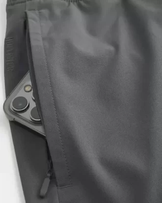 Hybrydowe spodenki aktywne do połowy uda