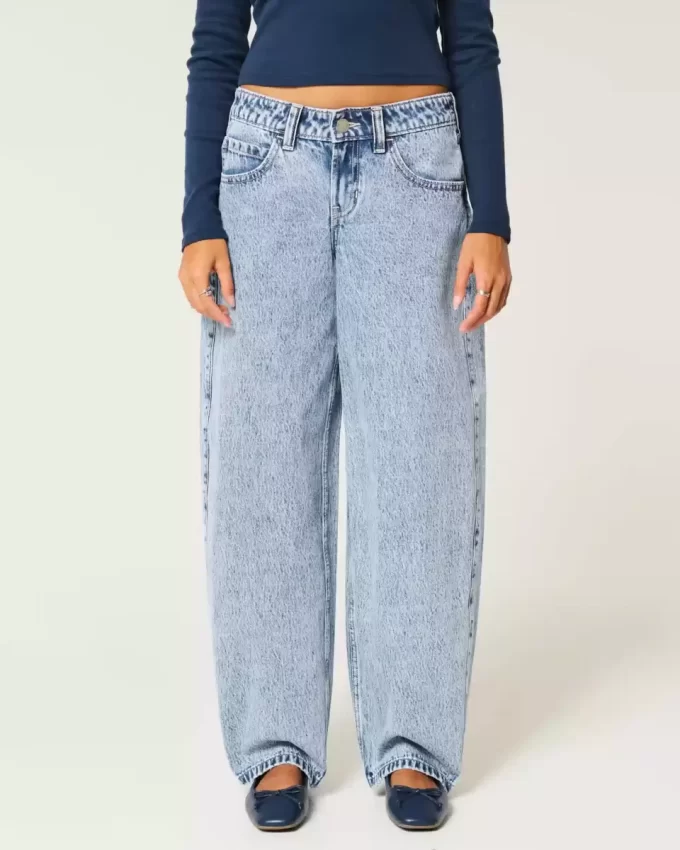 Jeansy Baggy z niskim stanem i zwężanymi nogawkami, lekko sprane Jeansy Baggy z niskim stanem i zwężanymi nogawkami, lekko sprane