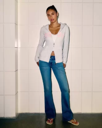 Jeansy Bootcut z niskim stanem i średnim spraniem Jeansy Bootcut z niskim stanem i średnim spraniem