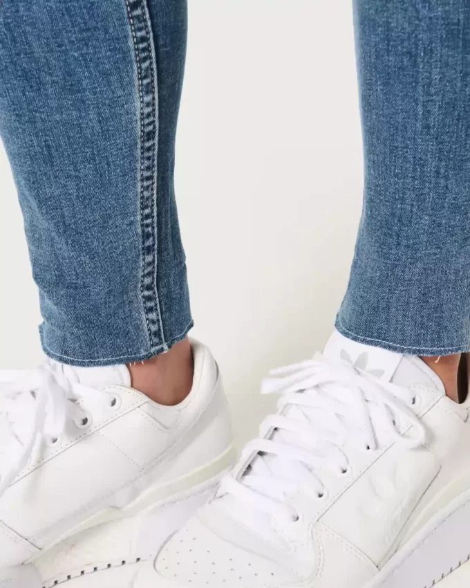 Jeansy Curvy High-Rise Ripped Medium Wash Super Skinny Jeansy Curvy High-Rise Ripped Medium Wash Super Skinny