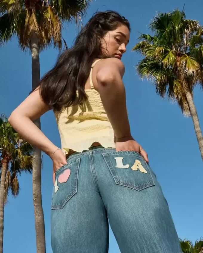 Jeansy Los Angeles Graphic Baggy z niskim stanem i średnim spraniem Jeansy Los Angeles Graphic Baggy z niskim stanem i średnim spraniem