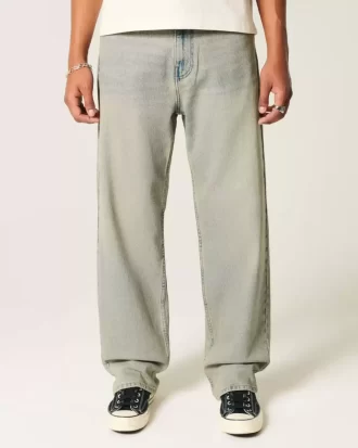 Jeansy typu baggy w jasnym kolorze