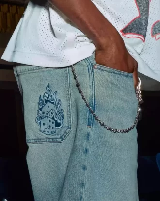 Jeansy typu skater baggy z haftem w kolorze jasnoniebieskim