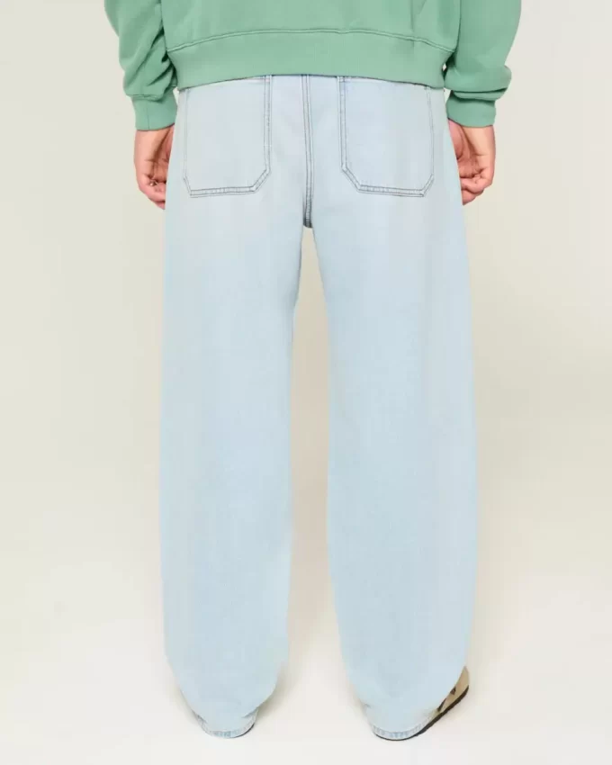 Jeansy typu skater baggy z lekkim przetarciem