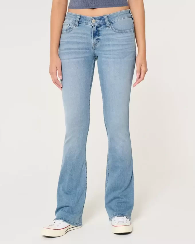 Jeansy z niskim stanem i lekkim spraniem Jeansy z niskim stanem i lekkim spraniem