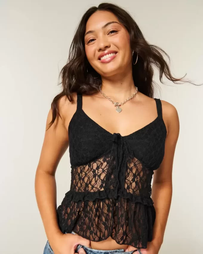 Koronkowy top z falbanką