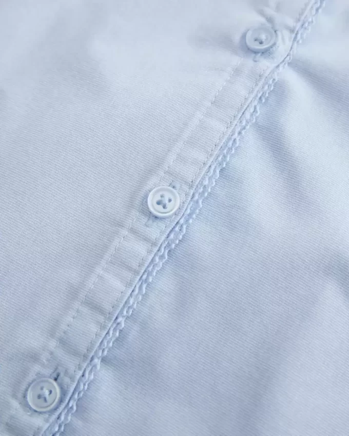 Koszula z elastycznej popeliny z krótkim rękawem i zapięciem na guziki