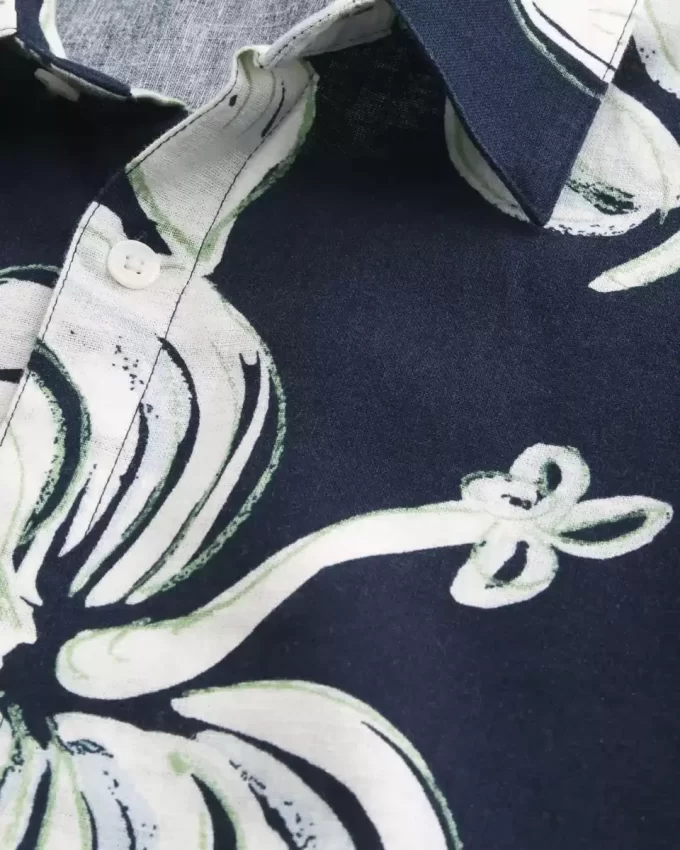 Koszula z mieszanki lnu i wzorem tropikalnym w pudełkowym stylu