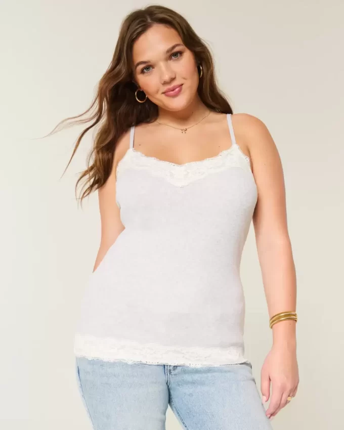 Koszulka z koronkowym wykończeniem Koszulka z koronkowym wykończeniem