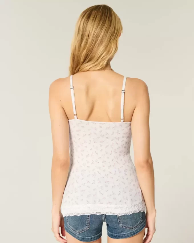 Koszulka z koronkowym wykończeniem