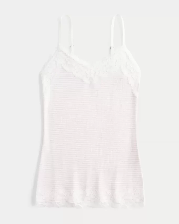 Koszulka z koronkowym wykończeniem