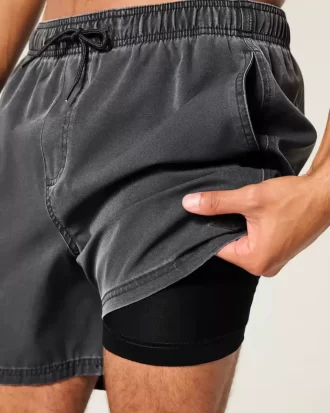 Kąpielówki do połowy uda