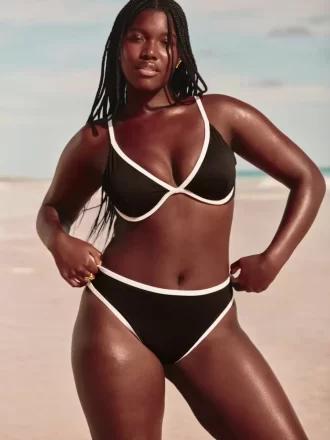 Kręcone, wysoko wycięte, prążkowane, seksowne bikini z wysokim stanem Kręcone, wysoko wycięte, prążkowane, seksowne bikini z wysokim stanem