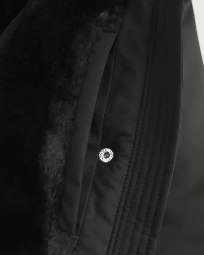 Kurtka całoroczna podszyta sztucznym futrem Kurtka całoroczna podszyta sztucznym futrem