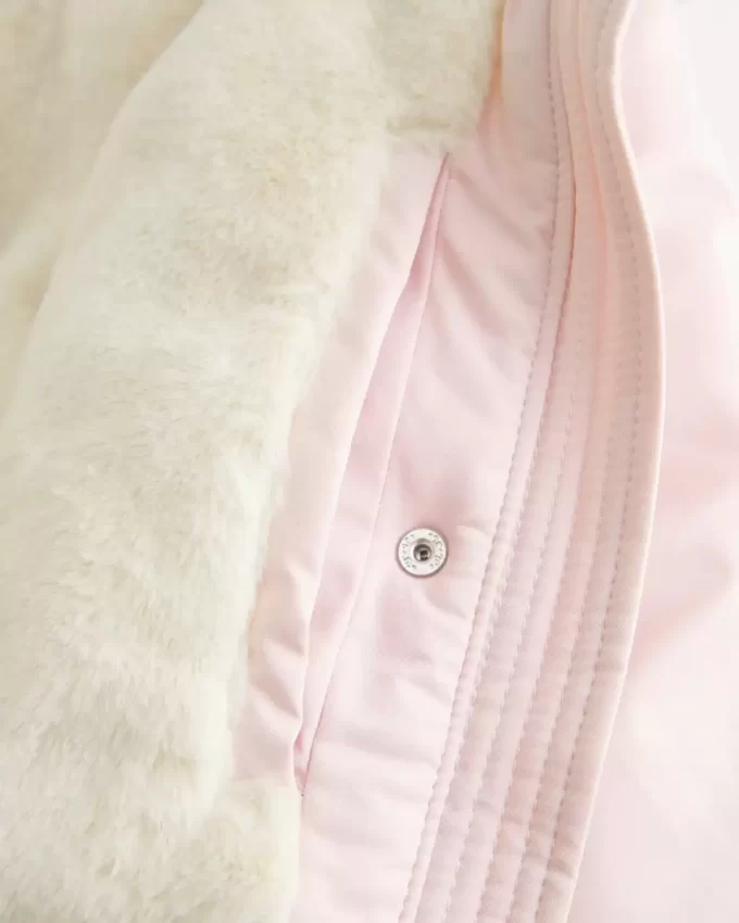 Kurtka całoroczna podszyta sztucznym futrem Kurtka całoroczna podszyta sztucznym futrem