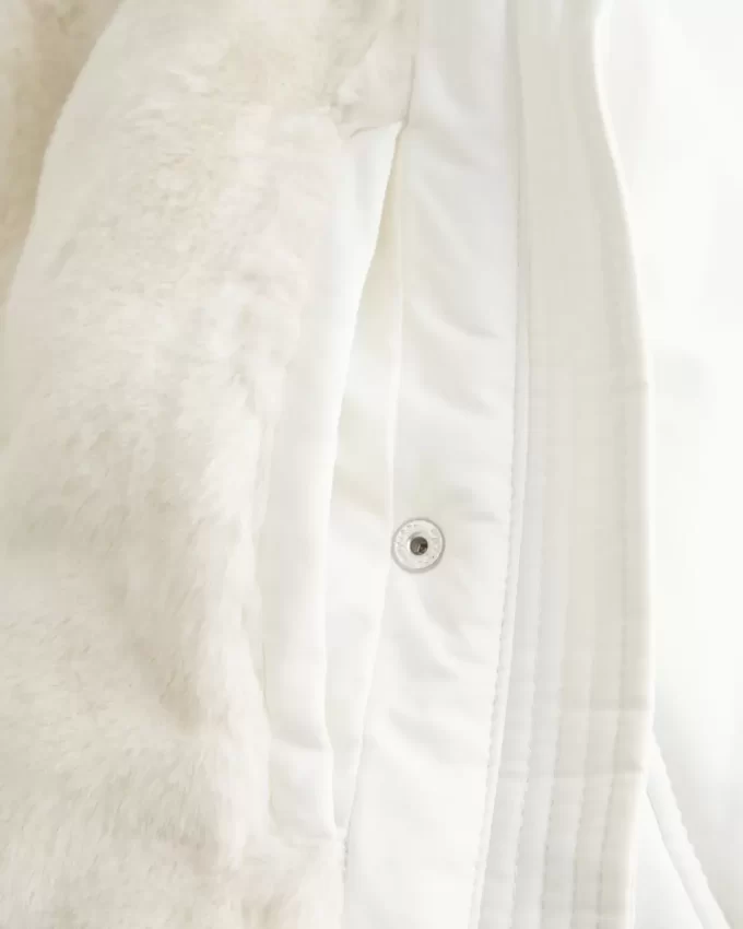 Kurtka całoroczna podszyta sztucznym futrem