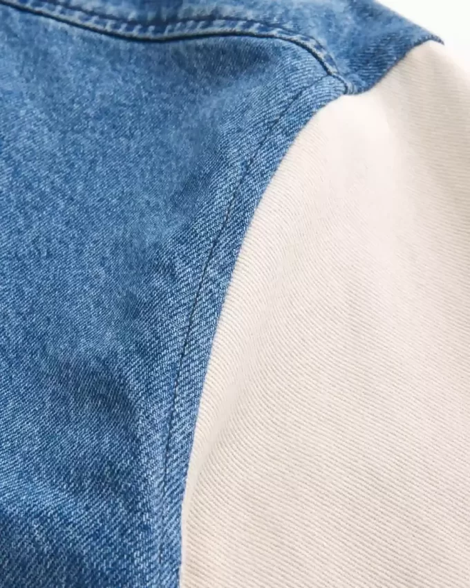 Kurtka jeansowa z grafiką Looney Tunes