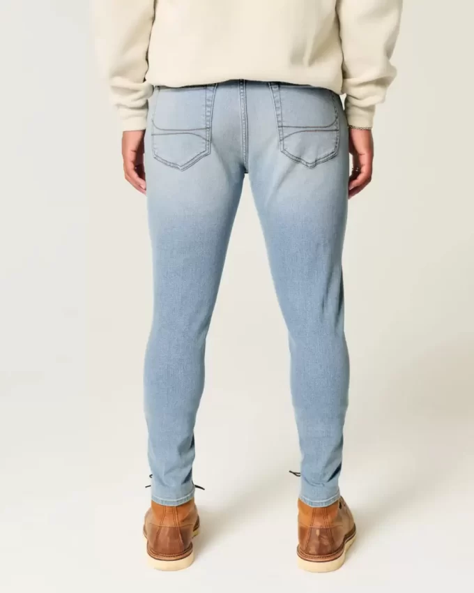 Lekkie, obcisłe jeansy sportowe