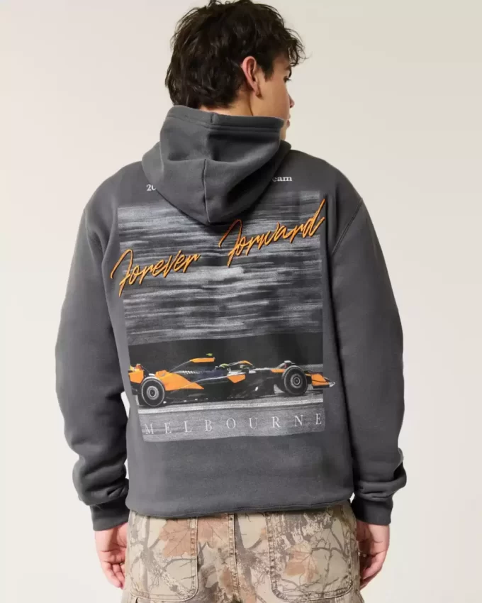Luźna bluza z kapturem McLaren Forever Forward z grafiką Luźna bluza z kapturem McLaren Forever Forward z grafiką