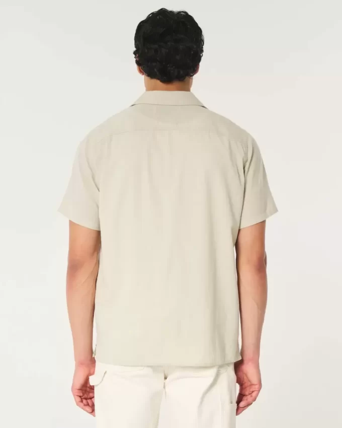 Luźna koszula z krótkim rękawem i haftowanym wzorem