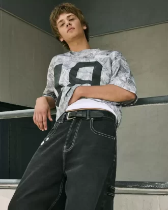 Luźna koszulka z graficznym kamuflażem Luźna koszulka z graficznym kamuflażem