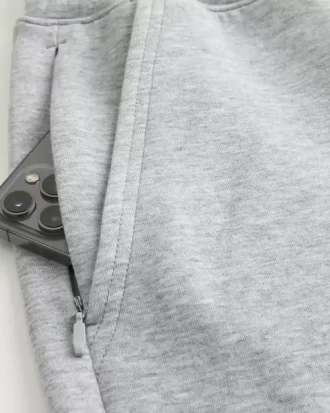 lune chodzce spodnie dresowe 2 330x413 - Luźne, chłodzące spodnie dresowe