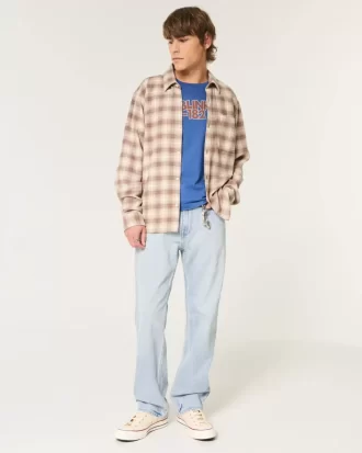 Luźne jeansy w jasnym odcieniu