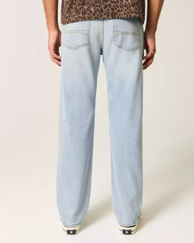 Luźne jeansy w jasnym odcieniu Luźne jeansy w jasnym odcieniu