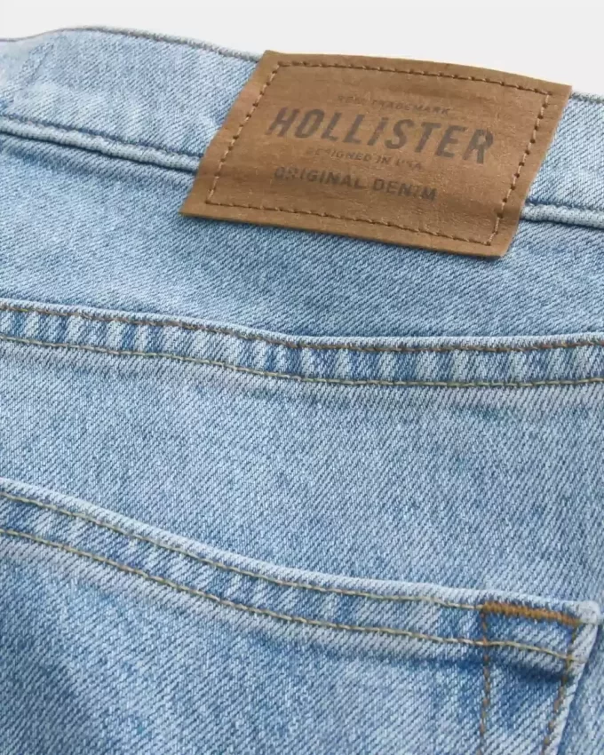 Luźne jeansy w jasnym odcieniu