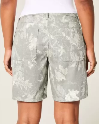 Luźne szorty typu szort w kamuflażu Curvy Low-Rise Luźne szorty typu szort w kamuflażu Curvy Low-Rise