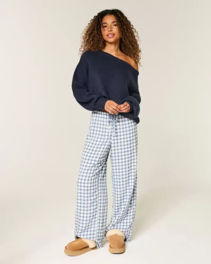 Luźny sweter z odkrytymi ramionami Luźny sweter z odkrytymi ramionami