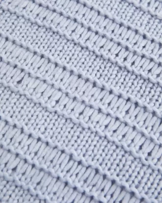 Luźny sweter z teksturowanym ściegiem