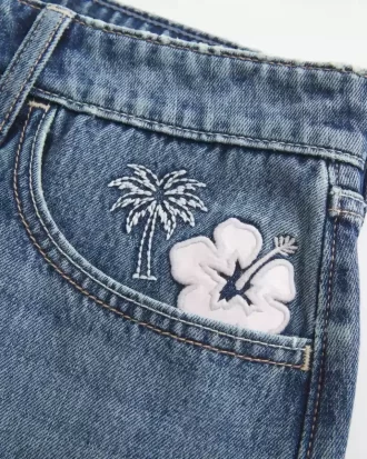 Mini spódniczka z haftowanym jeansem i niskim stanem