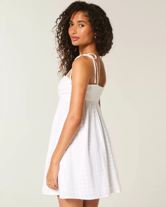 Mini sukienka Babydoll z wiązaniem