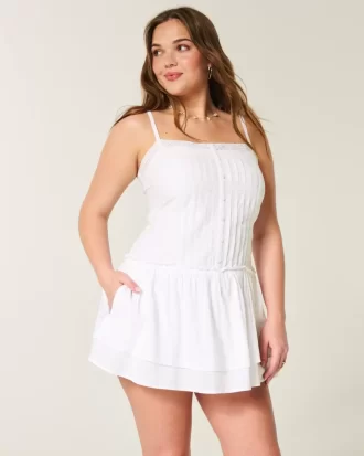 Mini sukienka z koronkowym wykończeniem