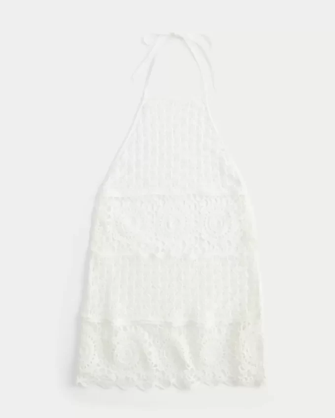 Mini sukienka z odkrytymi ramionami i szydełkowym dekoltem