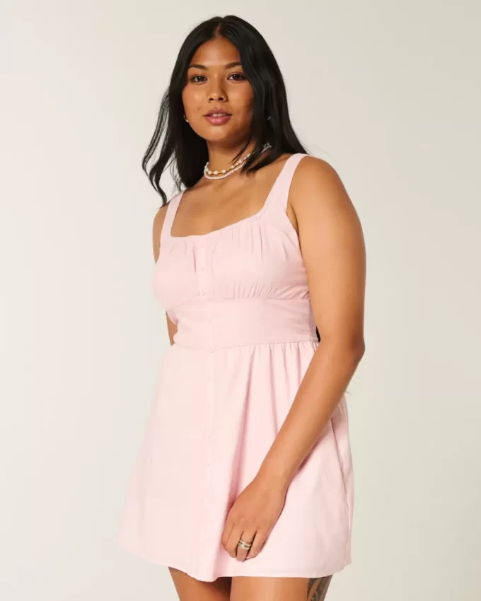 Mini sukienka zapinana z przodu na guziki